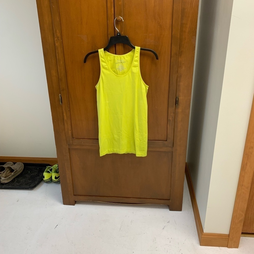 Aeropostle seamless tank top M/L 15-16 pit pit length 26 in neon yellow